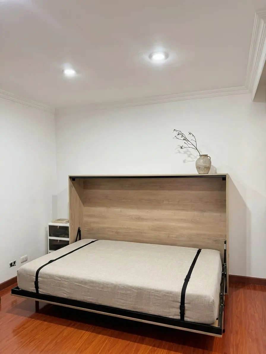 Sistema de pistones de gas ABAUL calibrado para colchón de alta densidad en cama abatible.